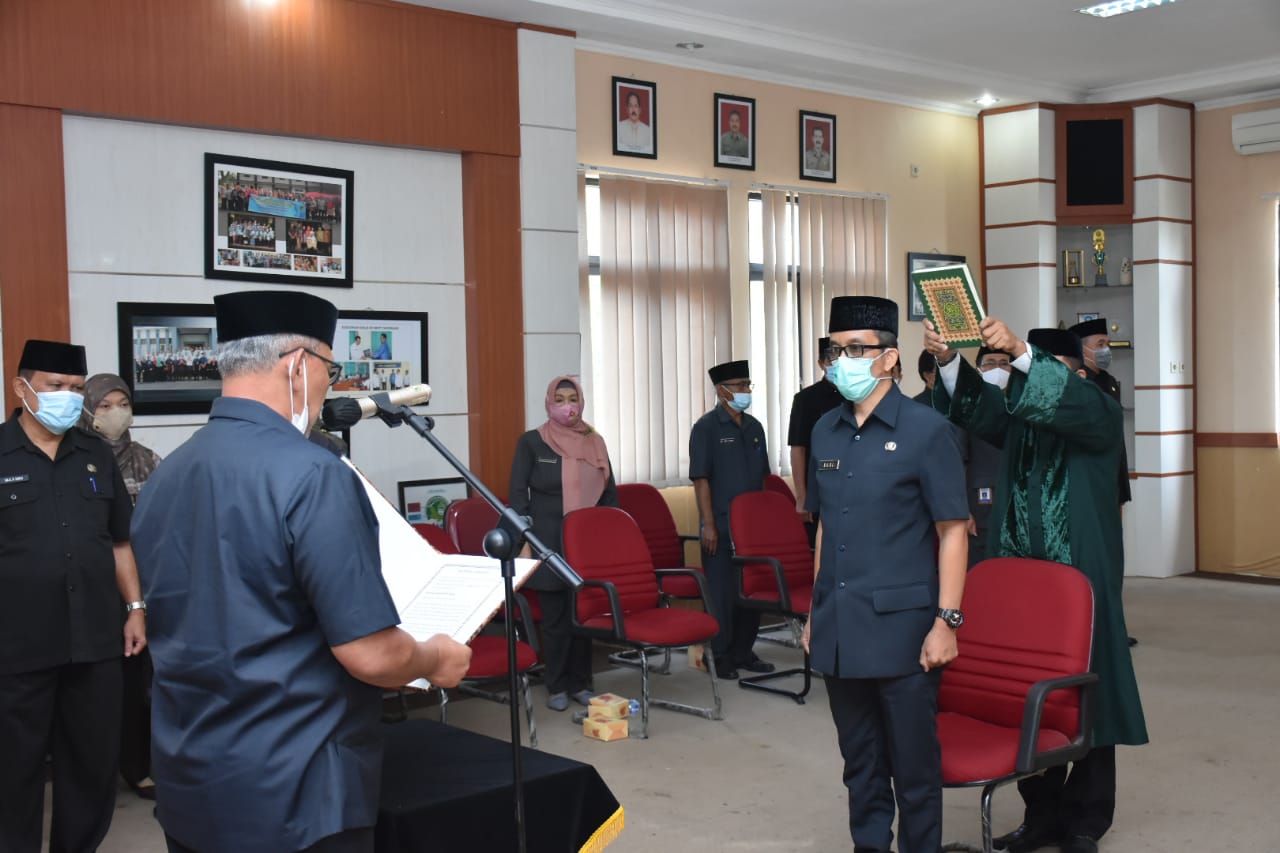 Bupati Lantik Mohamad Budi Alimudin Sebagai Kepala Kesbangpol Kabupaten Kuningan