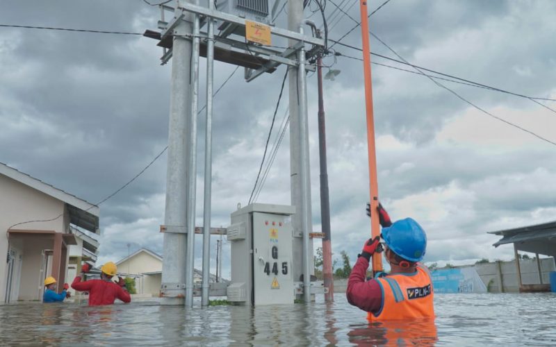 PLN Berhasil Pulihkan Jaringan Listrik di Empat Kota Terdampak Banjir