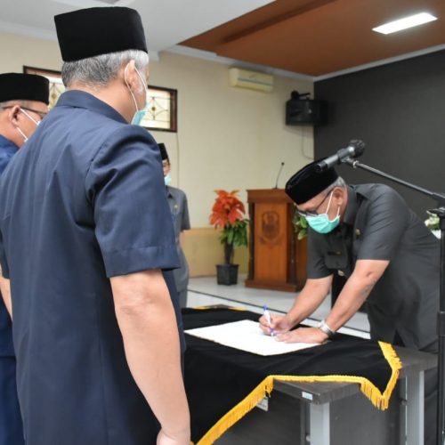 Bupati Acep Purnama Melantik 82 Kepala Sekolah SDN dan 13 Kepala Sekolah SMPN