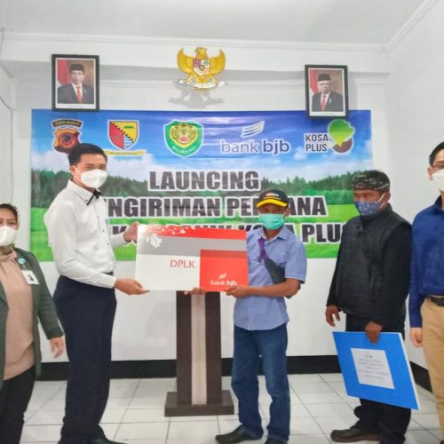 Kembangkan Usaha Pupuk Organik, Bank BJB Hadiahkan Tandamata Nasabah Setia