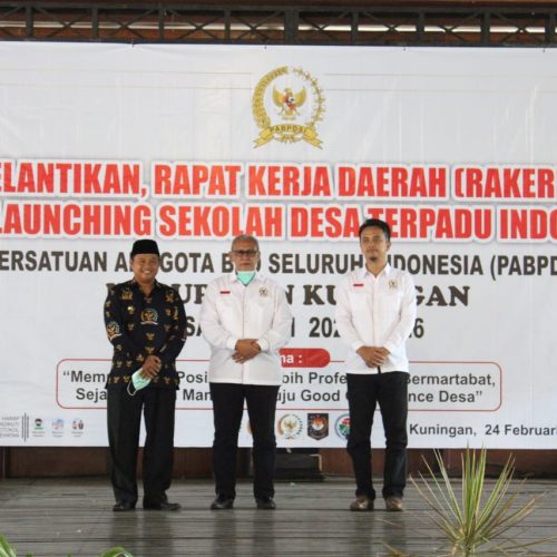 Bupati Acep Dampingi Wagub Jabar Lauching Sekolah Desa Terpadu Indonesia dan Membuka Rakerda PABPDSI Kuningan