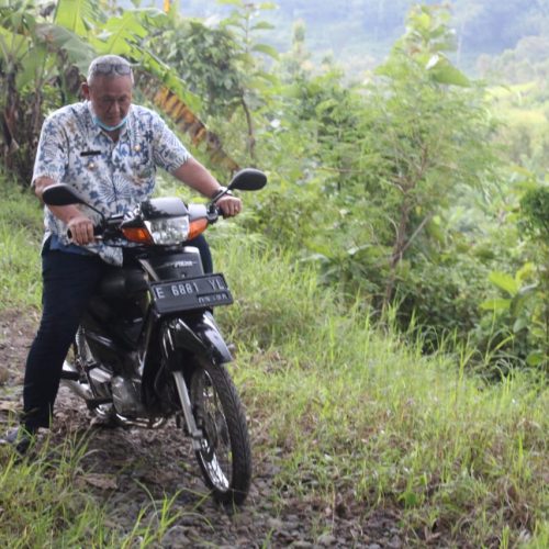 Bupati Tinjau Sarpras di Dusun Patapan Desa Sukadana Ciawigebang