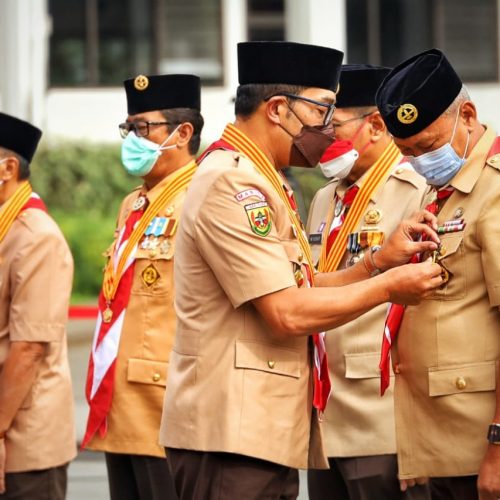 Bupati Acep Terima Penghargaan Lencana Darma Bakti Pramuka