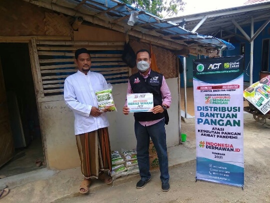 ACT Kuningan Bantu Warga di Desa Sukaraja Ciawigebang