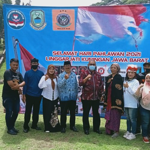 Peringati Hari Pahlawan, Yayasan Jiwa Merah Putih Gelorakan Kebangsaan dengan Membagikan Bendera ke Pelosok Negeri