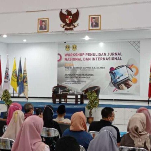 Bekali Mahasiswa, Sekolah Pascasarjana Uniku Gelar Workshop Penulisan Jurnal Nasional dan Internasional