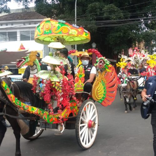 Tiba di Kuningan, Ridwan Kamil Diarak Pakai Delman