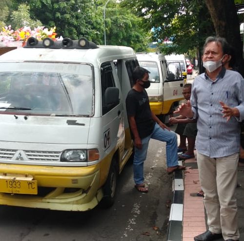 Protes Jalan Satu Arah, Pengacara Mendadak Diminta Memediasi Pengemudi Angkot