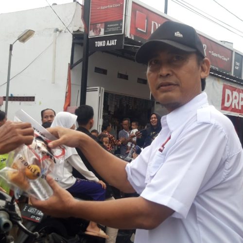 PAC Gerindra Kecamatan Lebakwangi Gelar Bhakti Sosial Berbagi Takjil