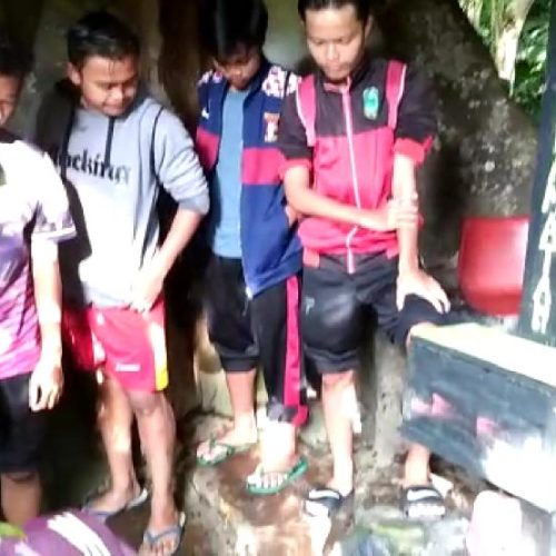 Pesik Kuningan U-18 Kunjungi Patilasan Prabu Siliwangi