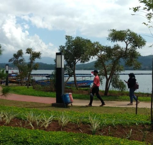 Selama Bulan Agustus, Waduk Darma Tawarkan Promo Diskon 10 Persen Naik Perahu