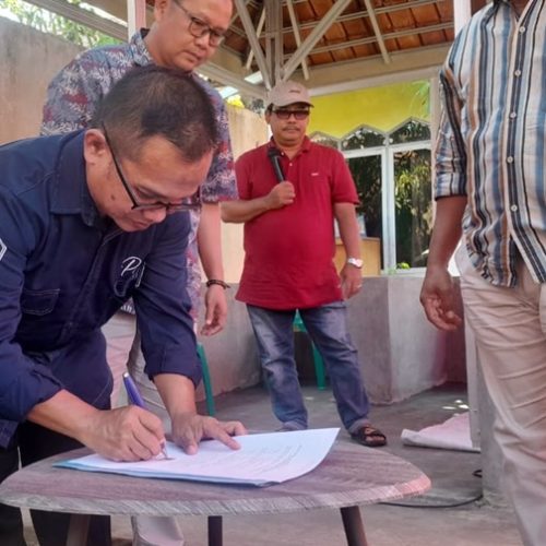 Uniku Serahkan Bantuan Aset Bank Sampah ke Pemdes Ciomas